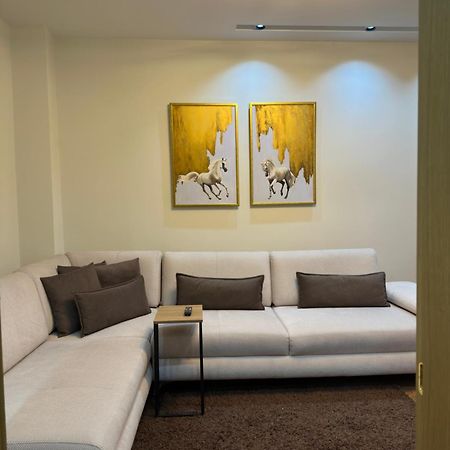 טיראנה Dry Lake Apartment מראה חיצוני תמונה